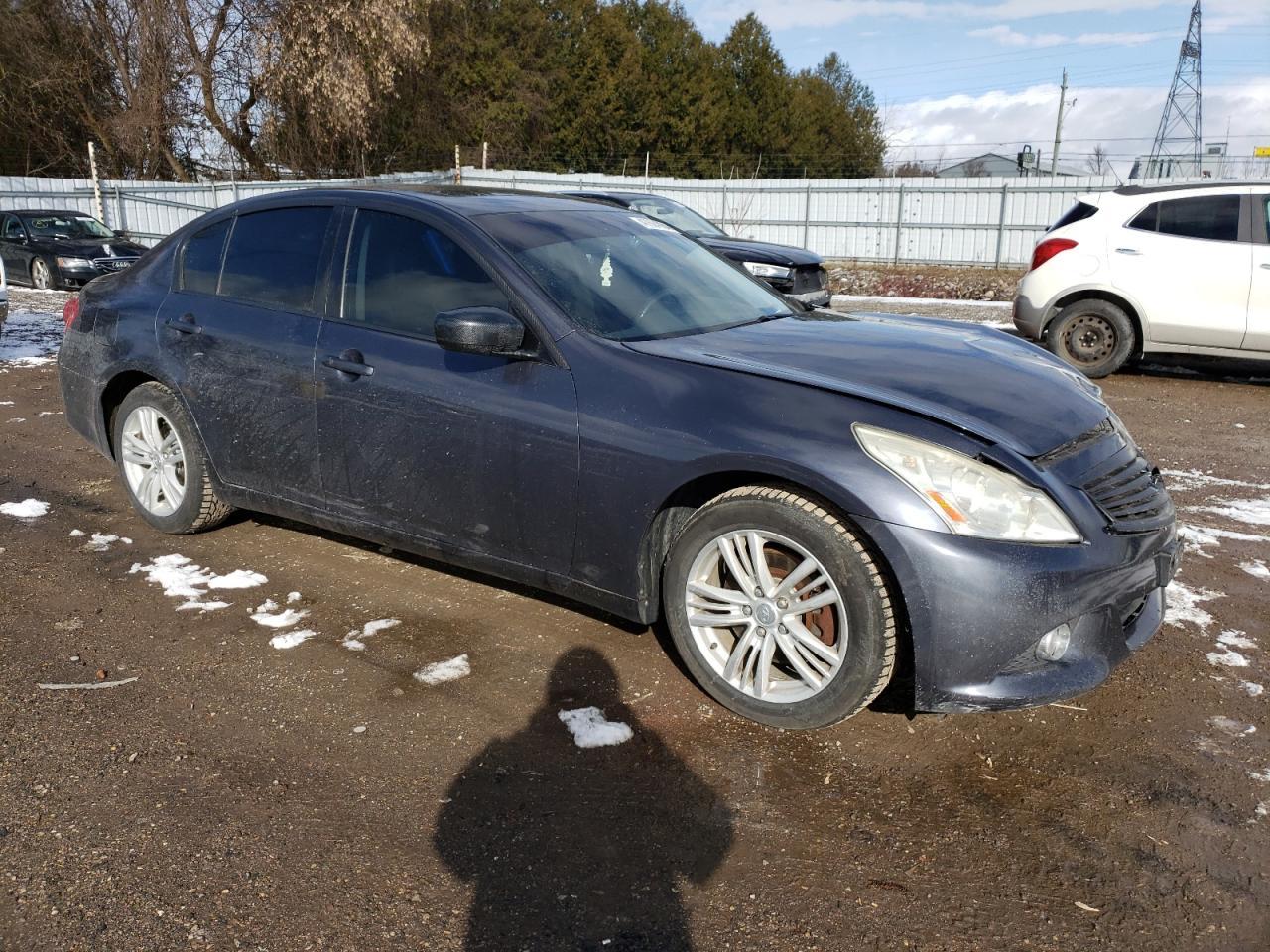2011 INFINITI G37 - Image 4