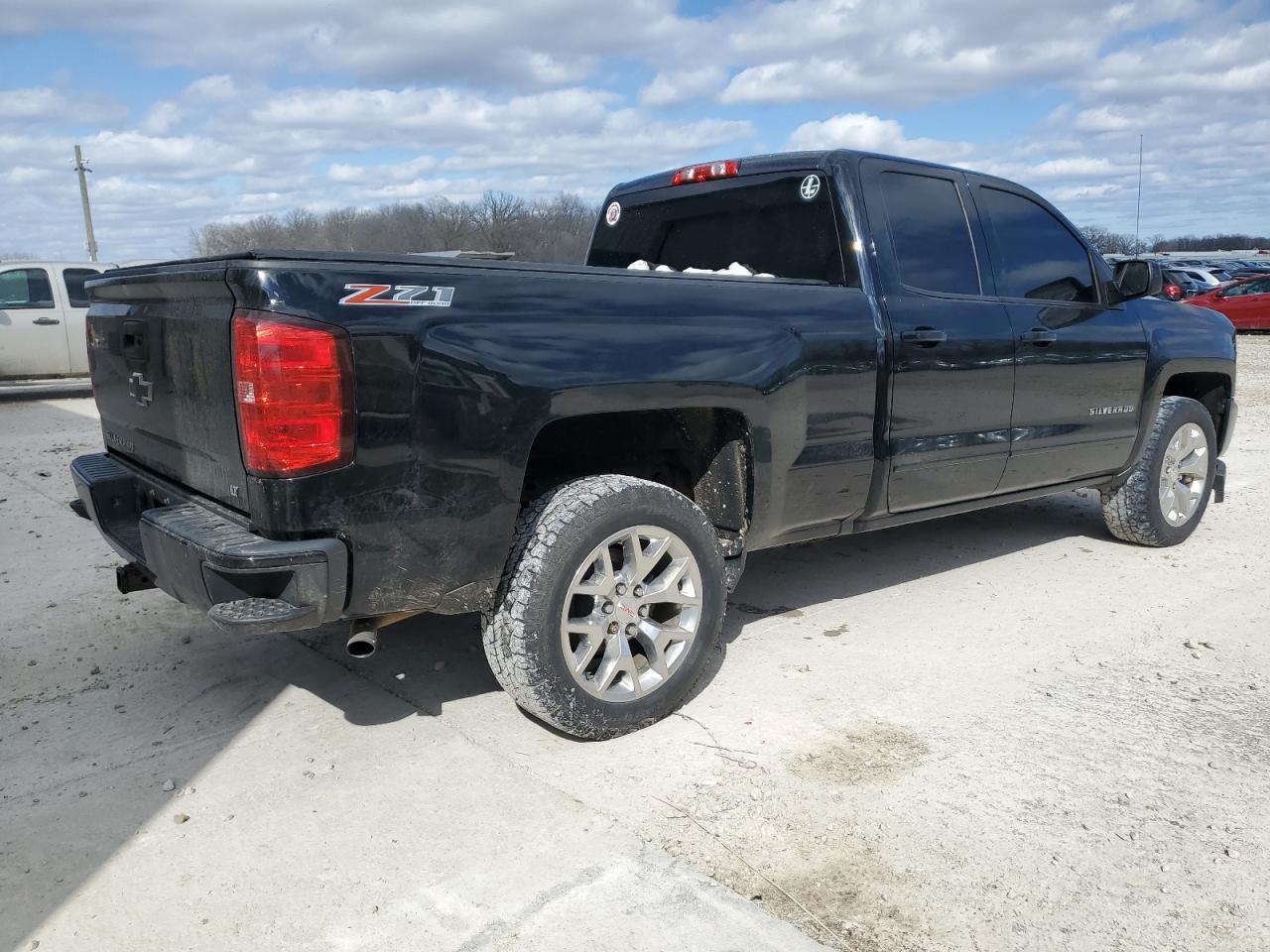 2017 CHEVROLET SILVERADO - Image 3