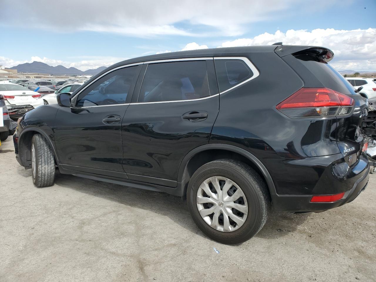 2018 NISSAN ROGUE S - Фото 2