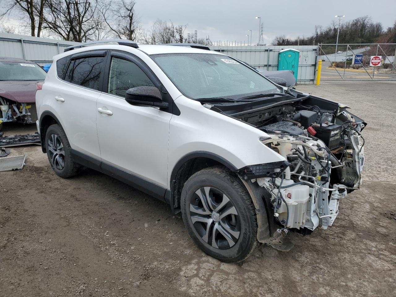 2017 TOYOTA RAV4 LE - Фото 4
