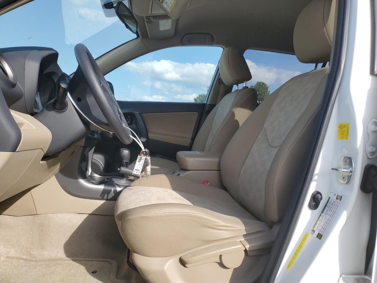 2011 TOYOTA RAV4 - Image 7