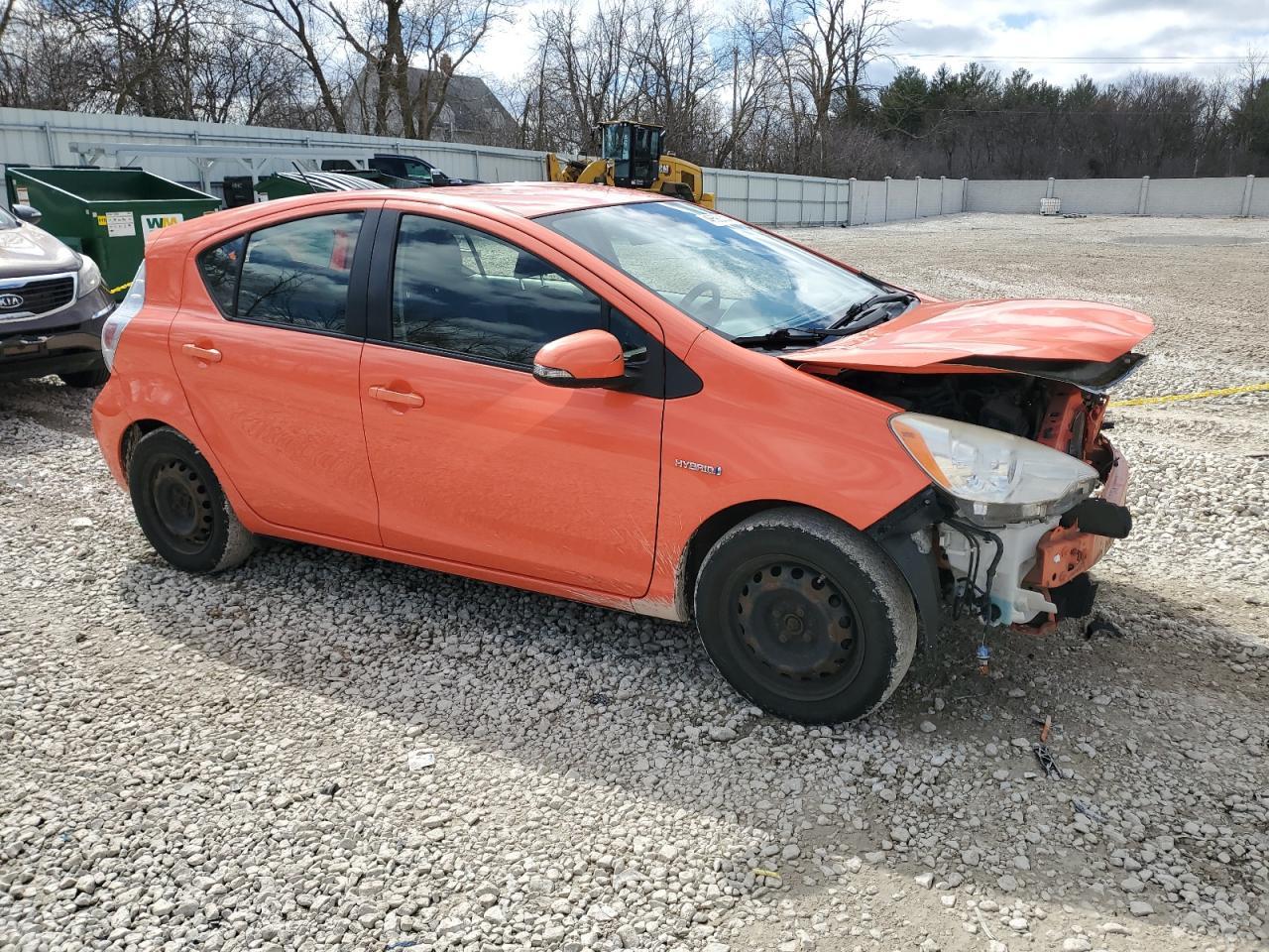 2013 TOYOTA PRIUS C - Фото 4