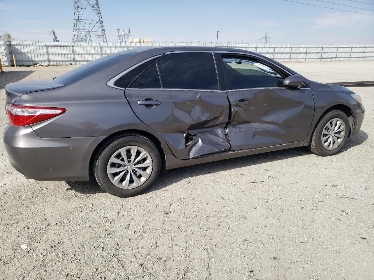 2017 TOYOTA CAMRY LE - Фото 3