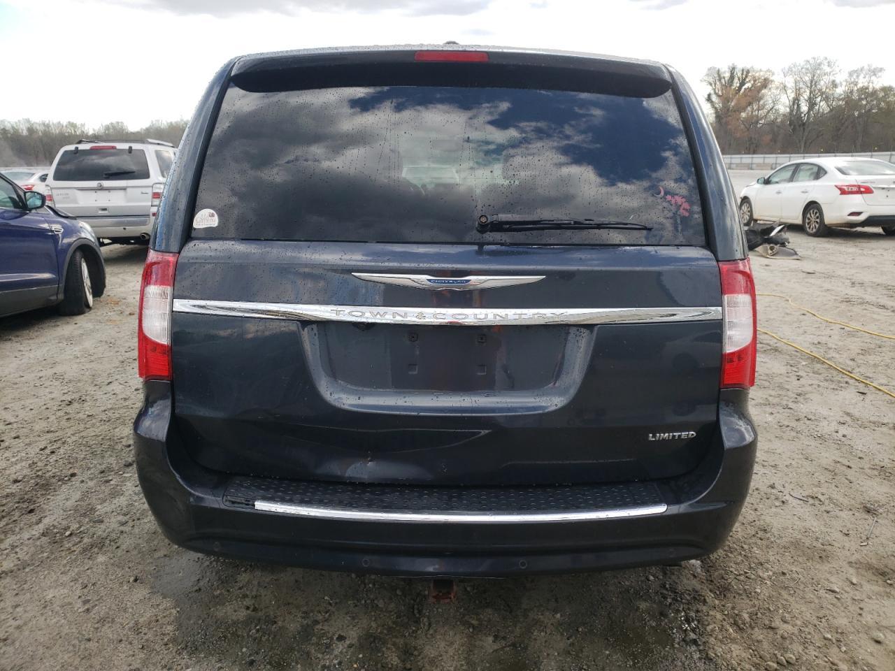 2014 CHRYSLER TOWN & COU - Image 6