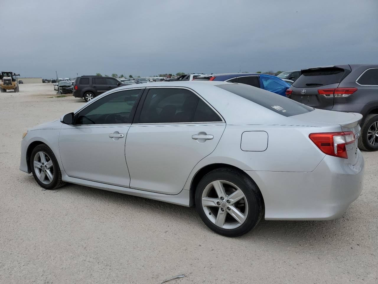 2014 TOYOTA CAMRY L - Image 2