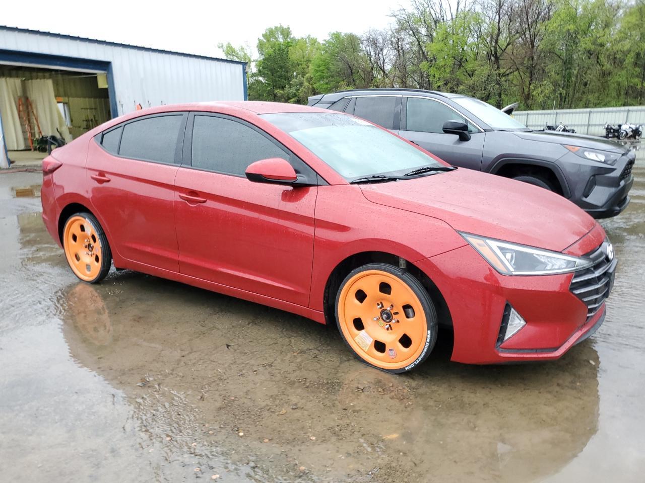 2019 HYUNDAI ELANTRA SE - Фото 4