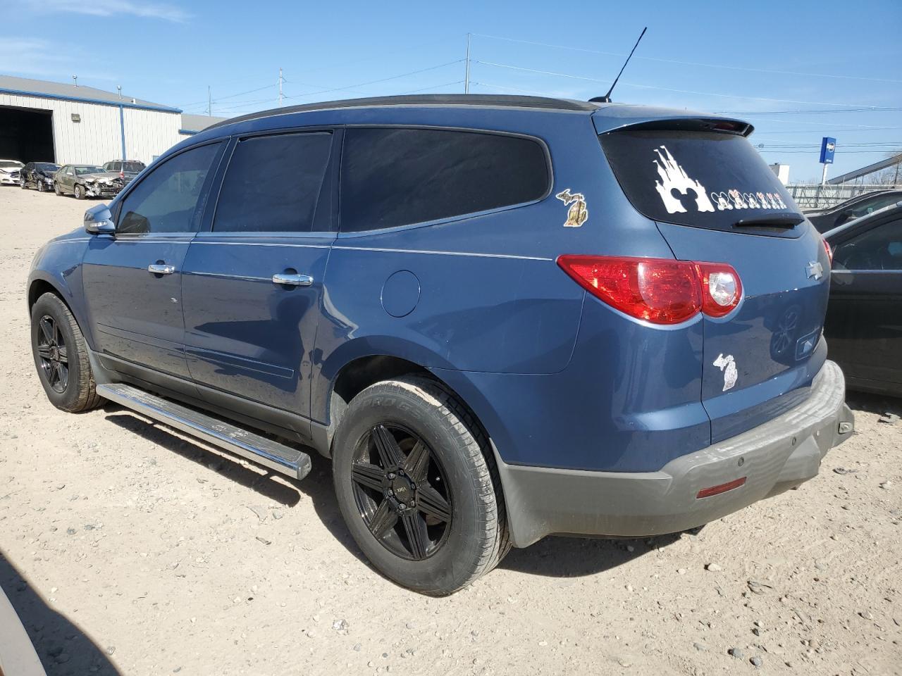 2012 CHEVROLET TRAVERSE L - Фото 2