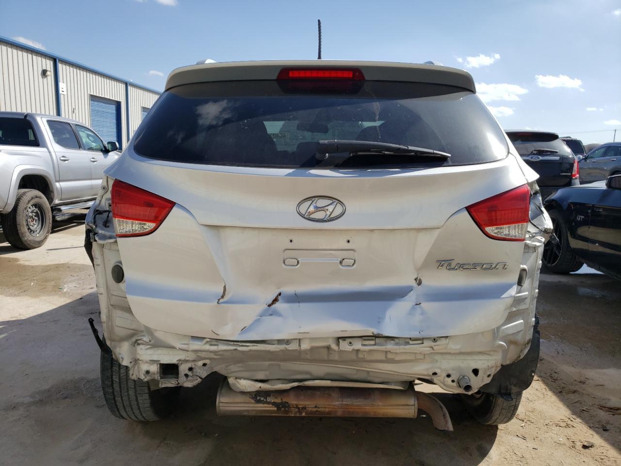 2012 HYUNDAI TUCSON GLS - Image 6