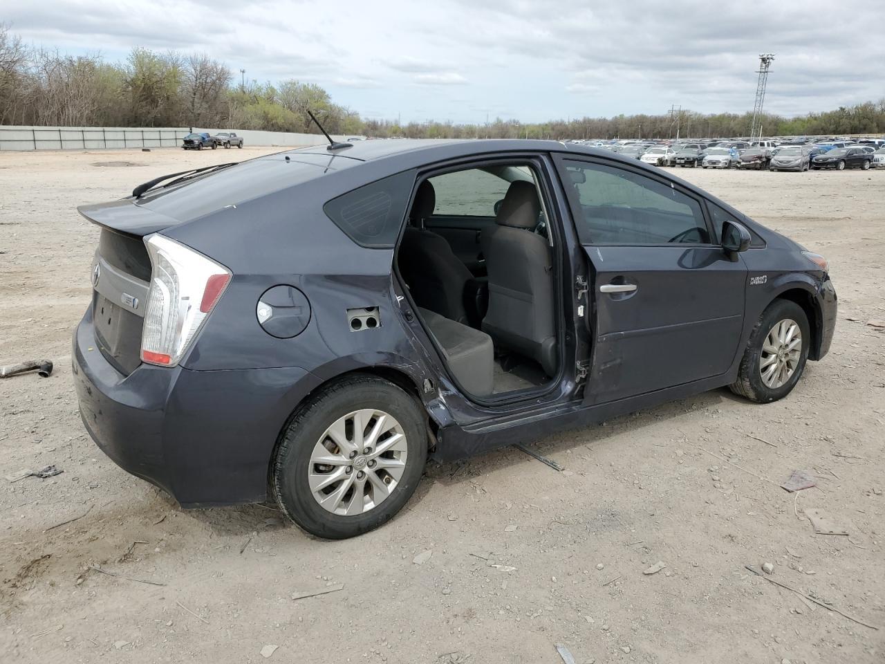 2015 TOYOTA PRIUS PLUG - Image 3