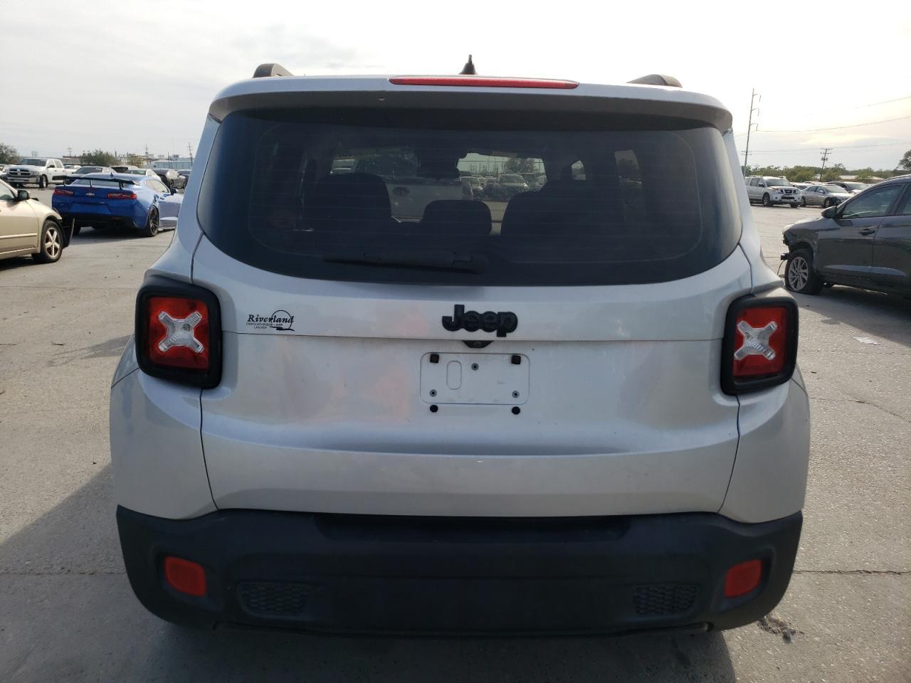 2017 JEEP RENEGADE L - Image 6