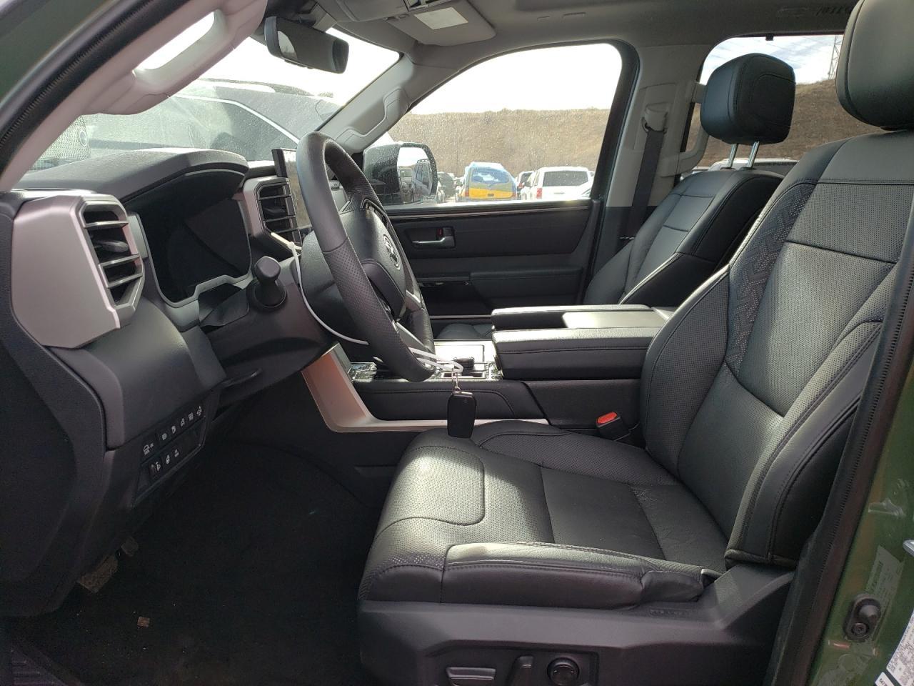 2023 TOYOTA SEQUOIA SR - Фото 7