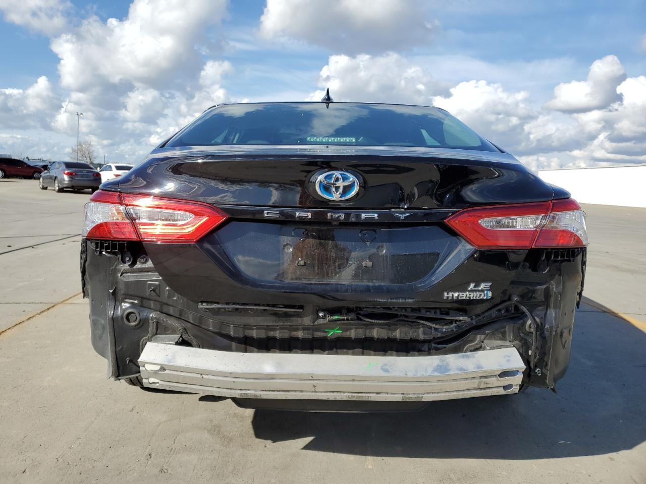 2019 TOYOTA CAMRY LE - Image 6