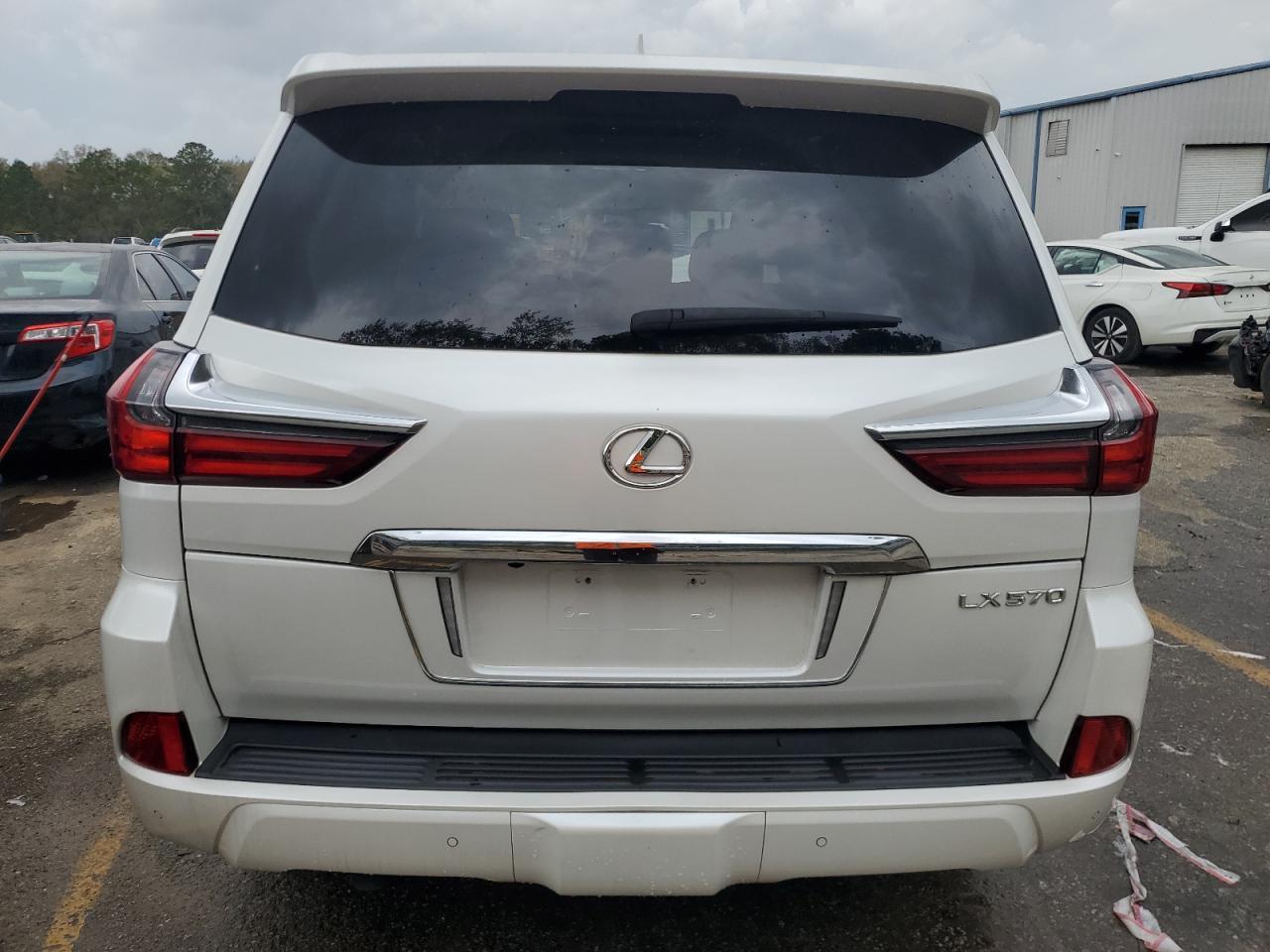 2019 LEXUS LX 570 - Фото 6