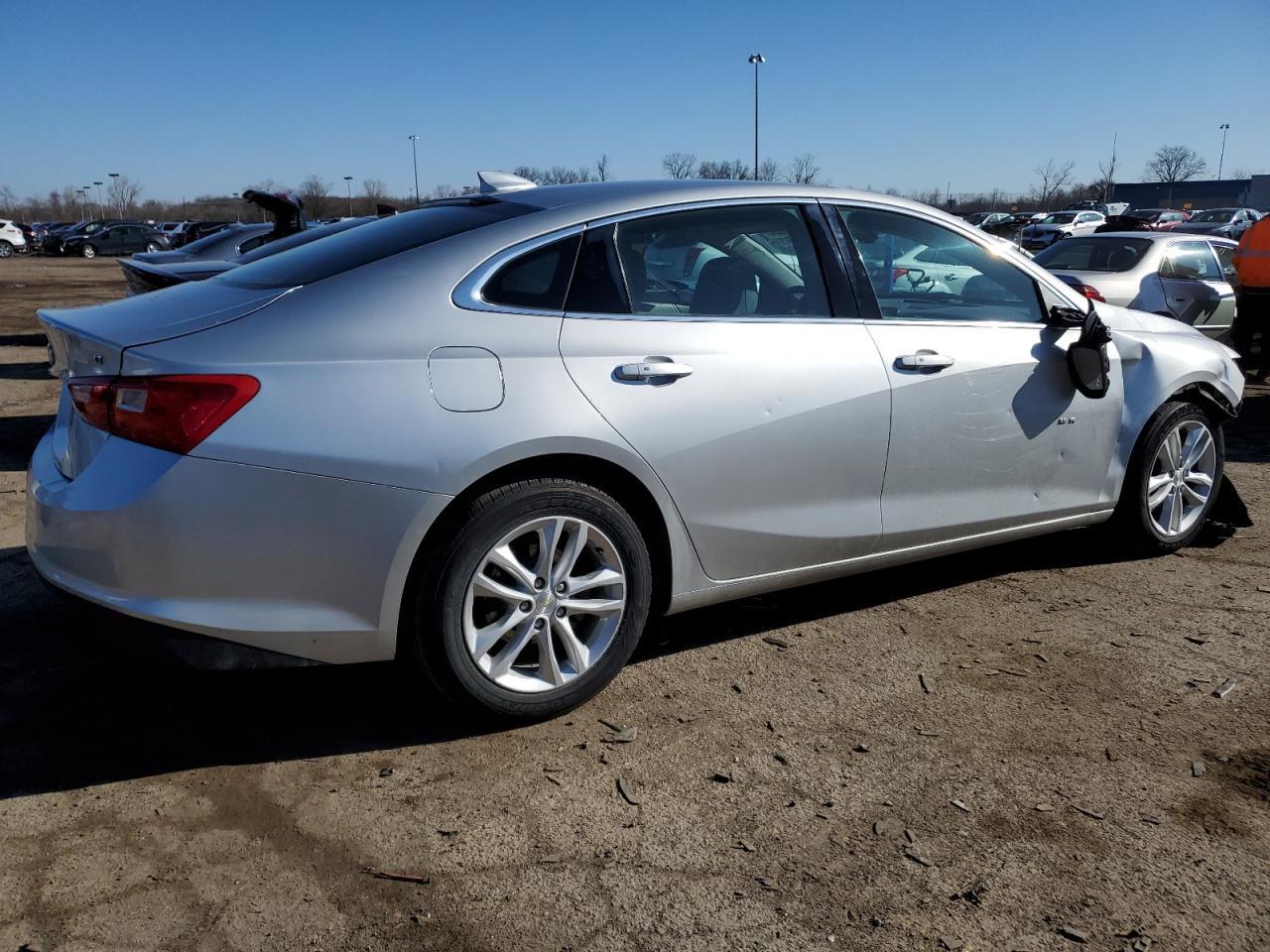 2017 CHEVROLET MALIBU LT - Image 3