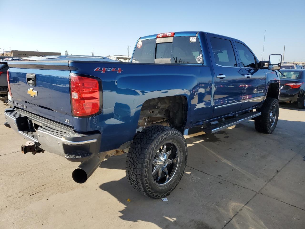 2016 CHEVROLET SILVERADO - Фото 3