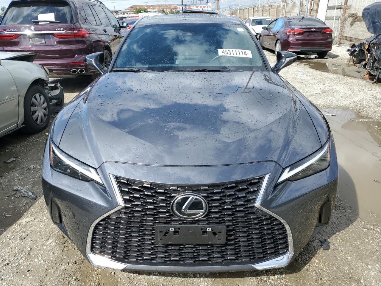 2022 LEXUS IS 300 - Image 5