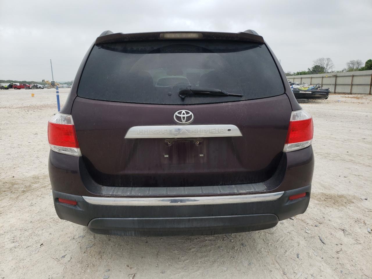 2011 TOYOTA HIGHLANDER - Image 6