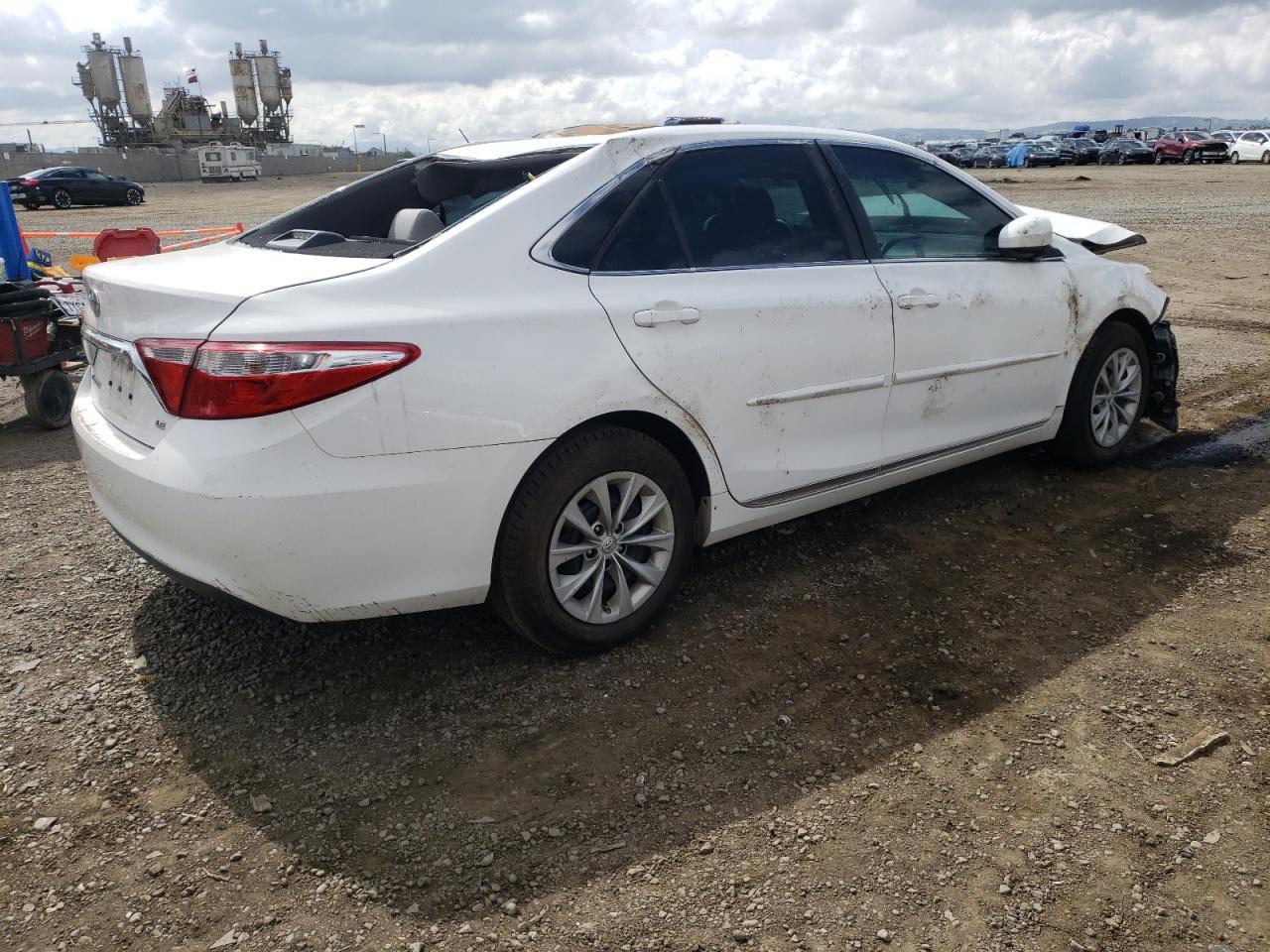 2017 TOYOTA CAMRY LE - Image 3