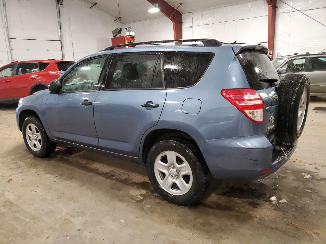 2011 TOYOTA RAV4 - Фото 2