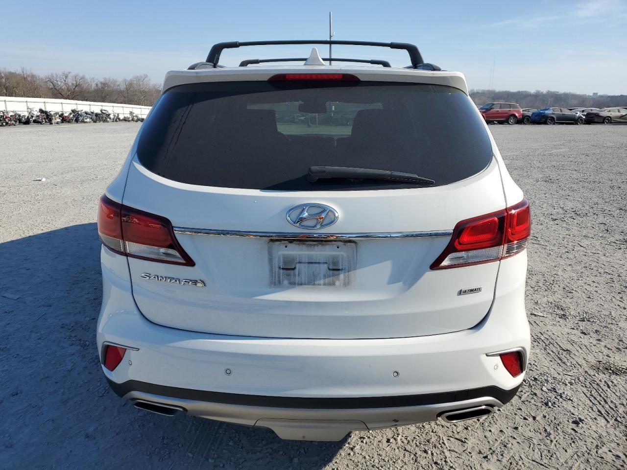 2017 HYUNDAI SANTA FE S - Image 6