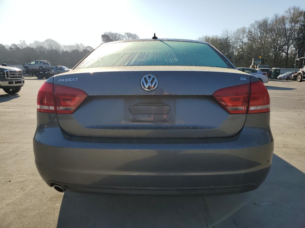 2013 VOLKSWAGEN PASSAT SE - Image 6