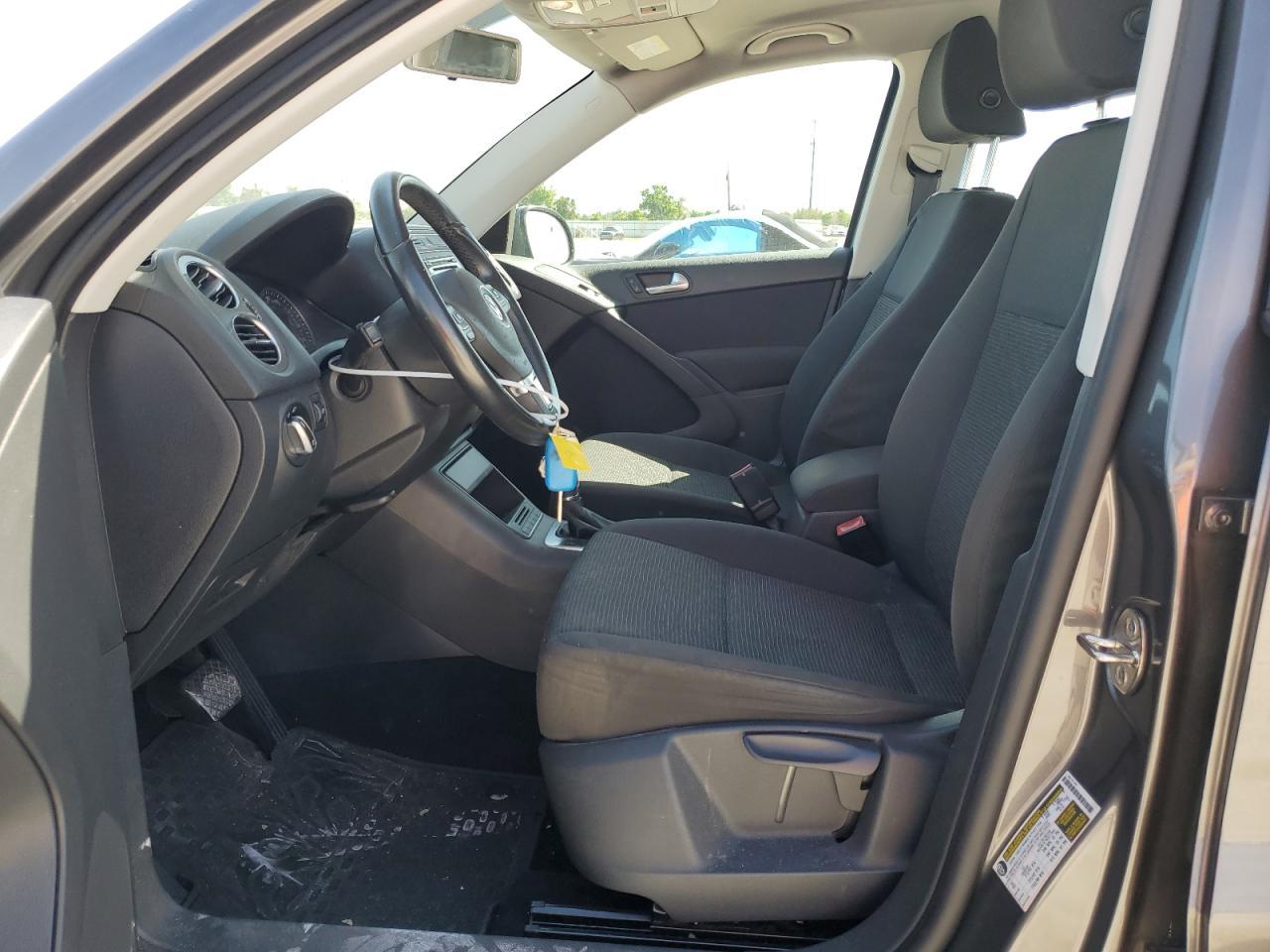 2015 VOLKSWAGEN TIGUAN S - Фото 7