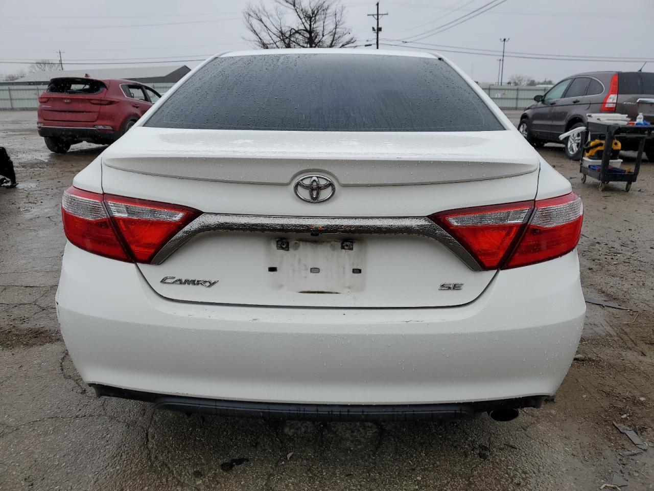 2016 TOYOTA CAMRY LE - Фото 6