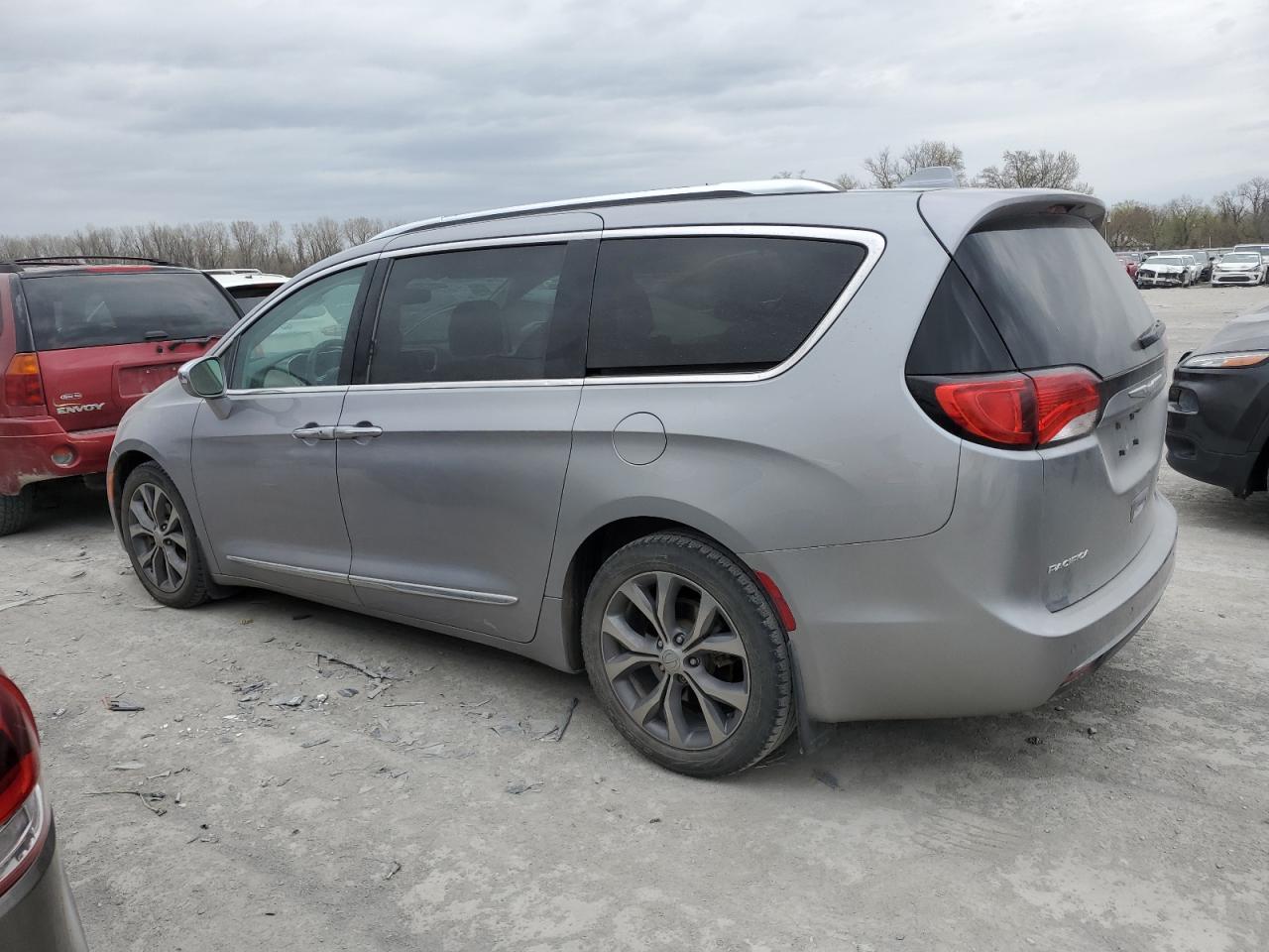 2017 CHRYSLER PACIFICA L - Image 2