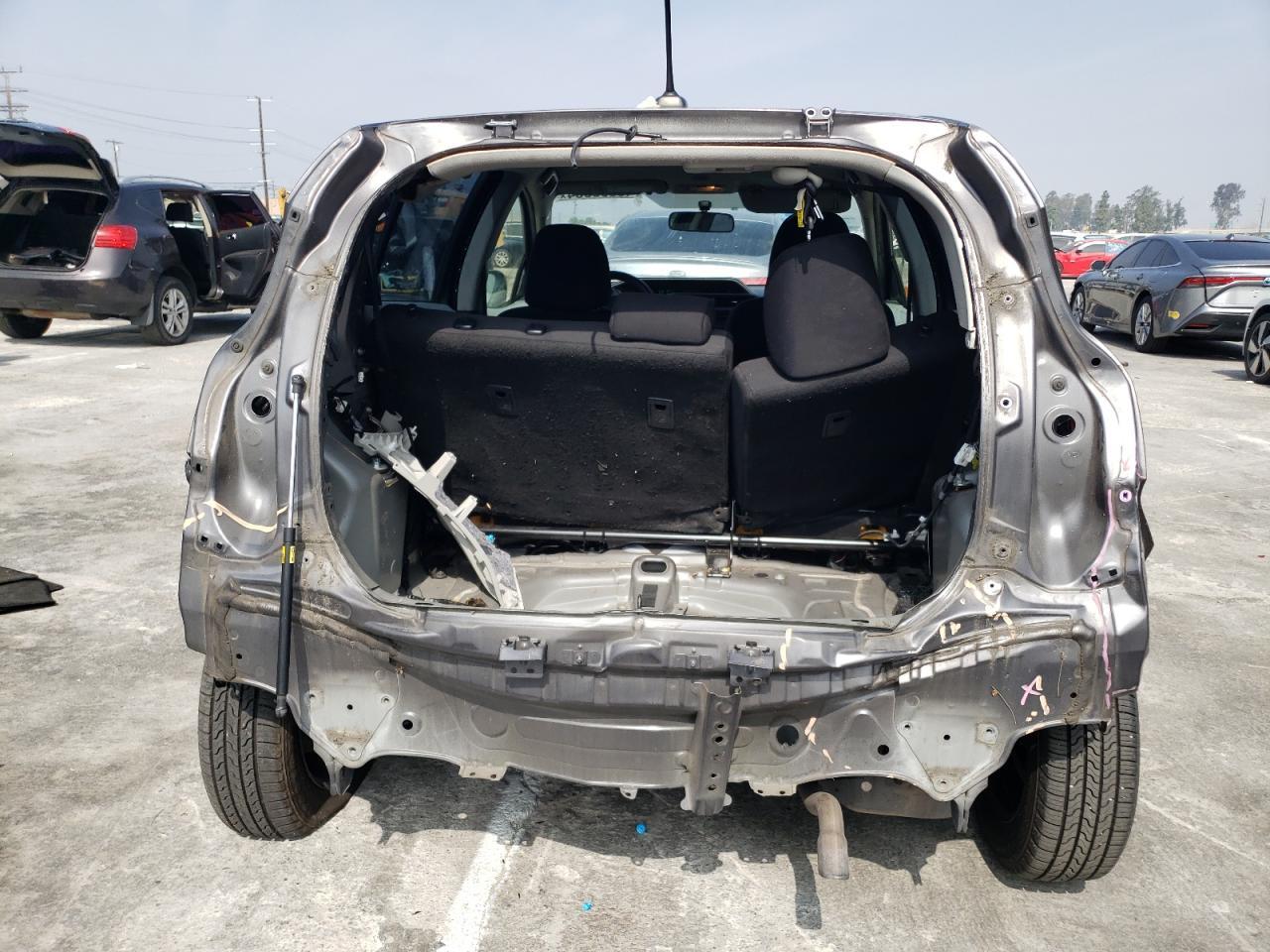 2013 TOYOTA PRIUS C - Image 6
