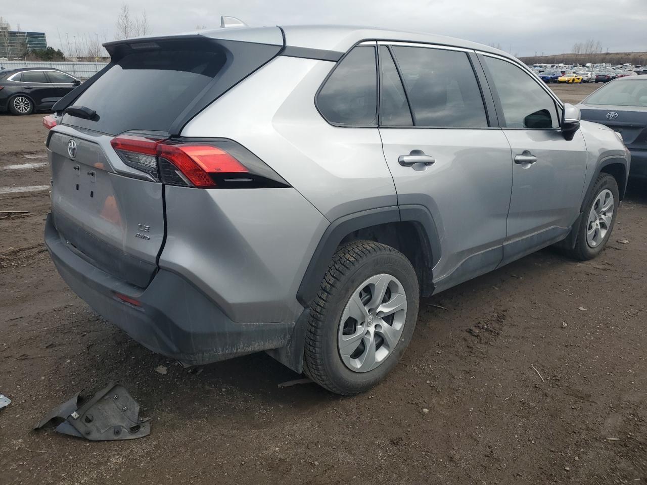 2023 TOYOTA RAV4 LE - Фото 3