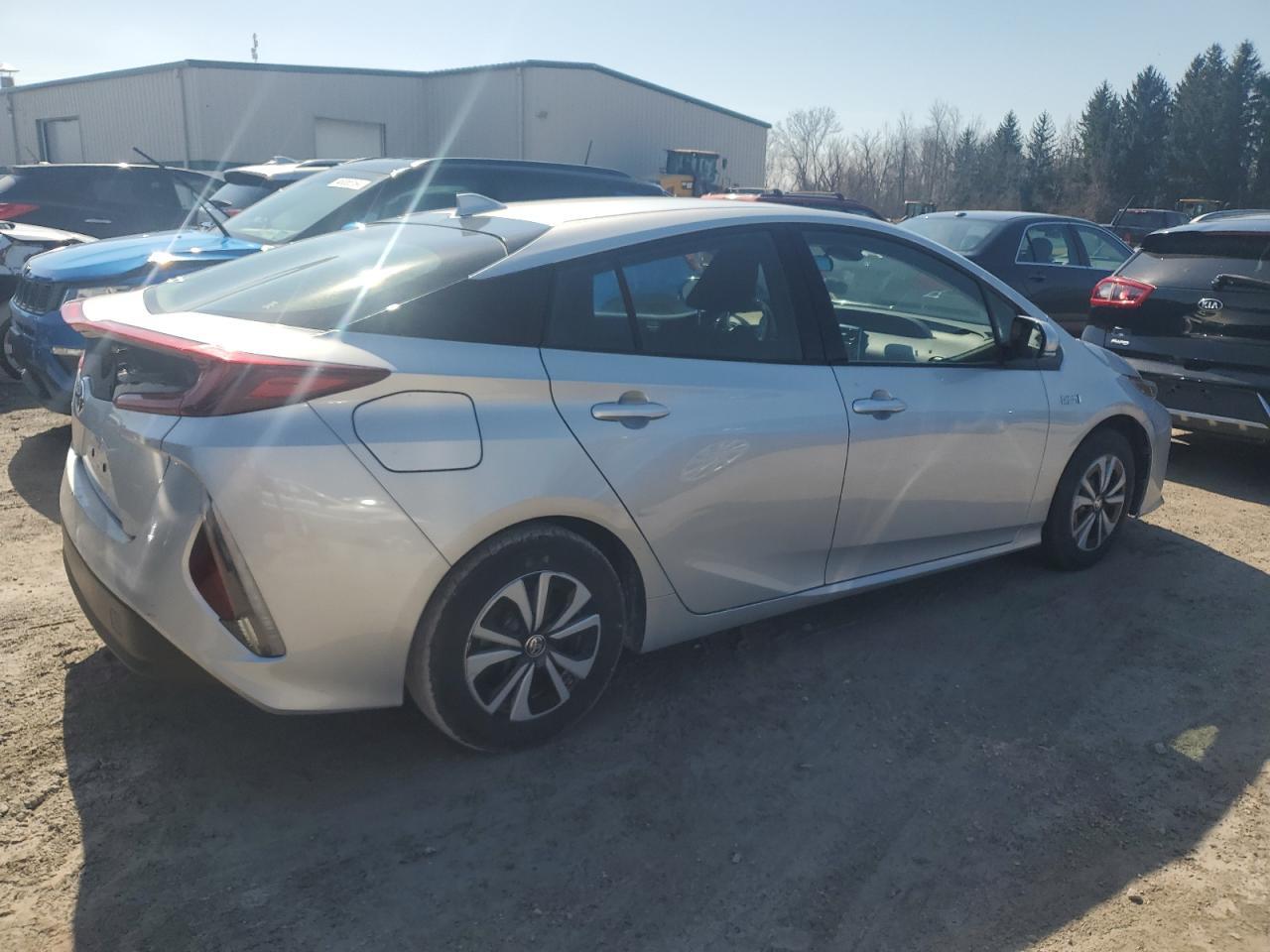 2018 TOYOTA PRIUS PRIM - Image 3