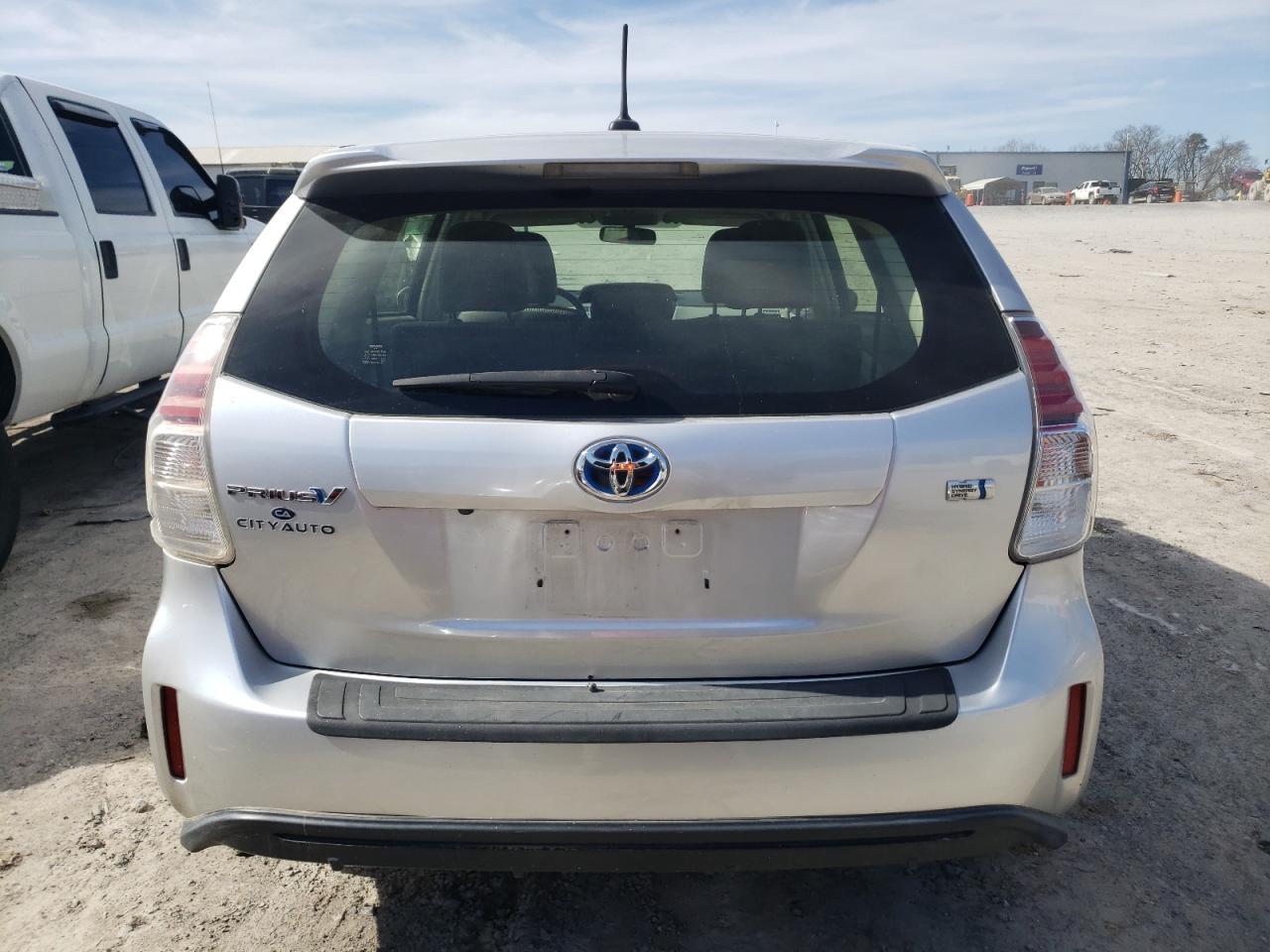 2017 TOYOTA PRIUS V - Фото 6