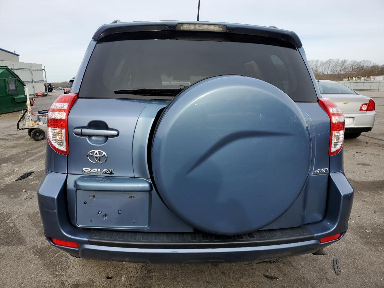 2011 TOYOTA RAV4 - Фото 6