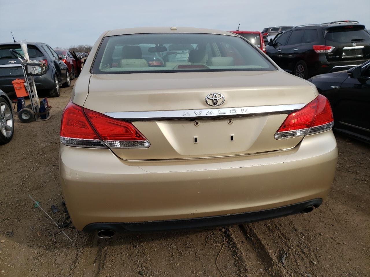 2011 TOYOTA AVALON BAS - Image 6