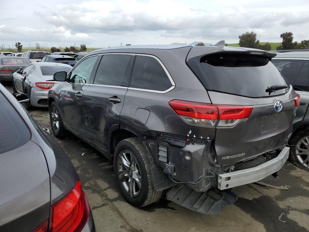 2019 TOYOTA HIGHLANDER - Image 2