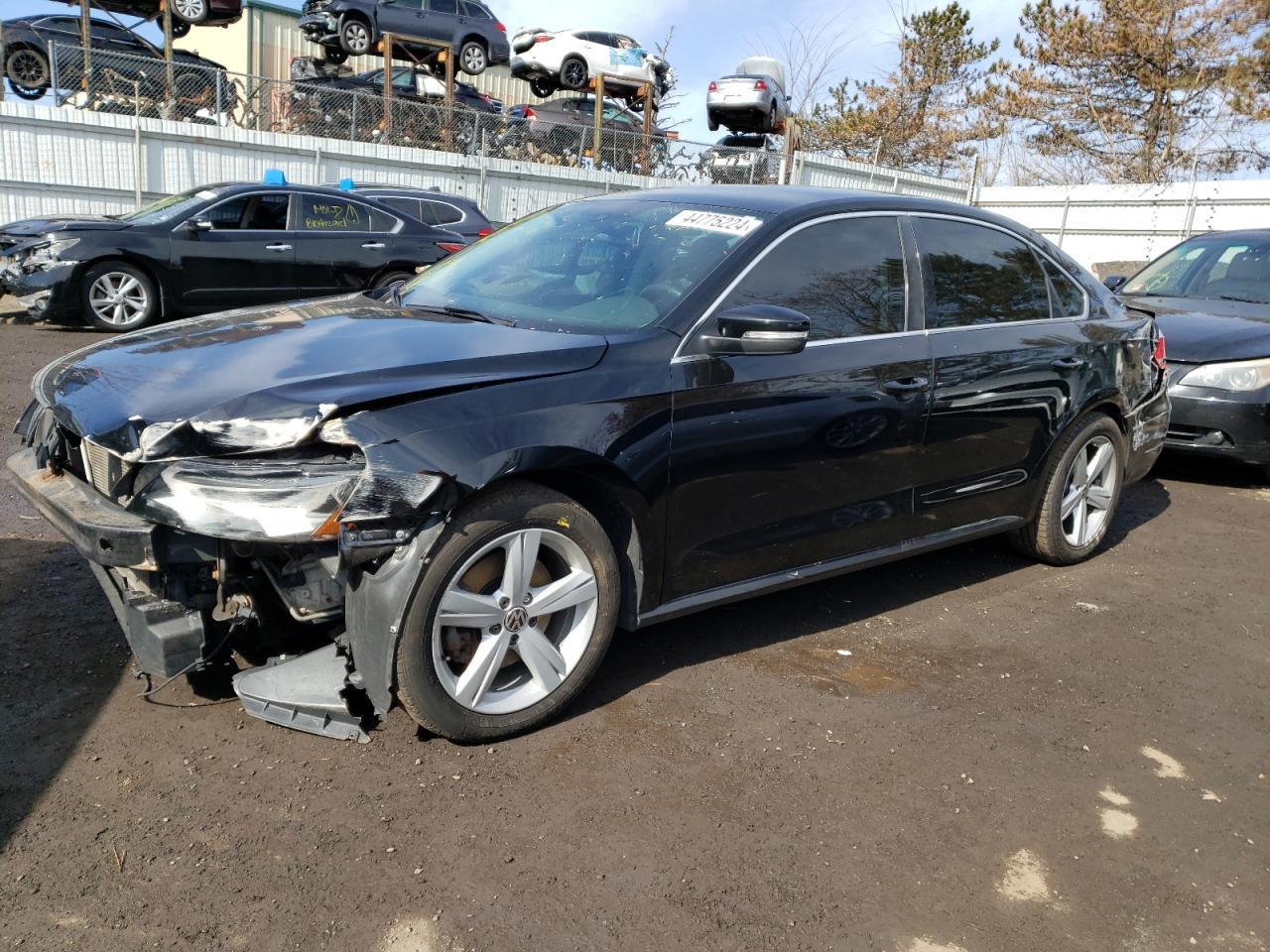 2013 VOLKSWAGEN PASSAT SE