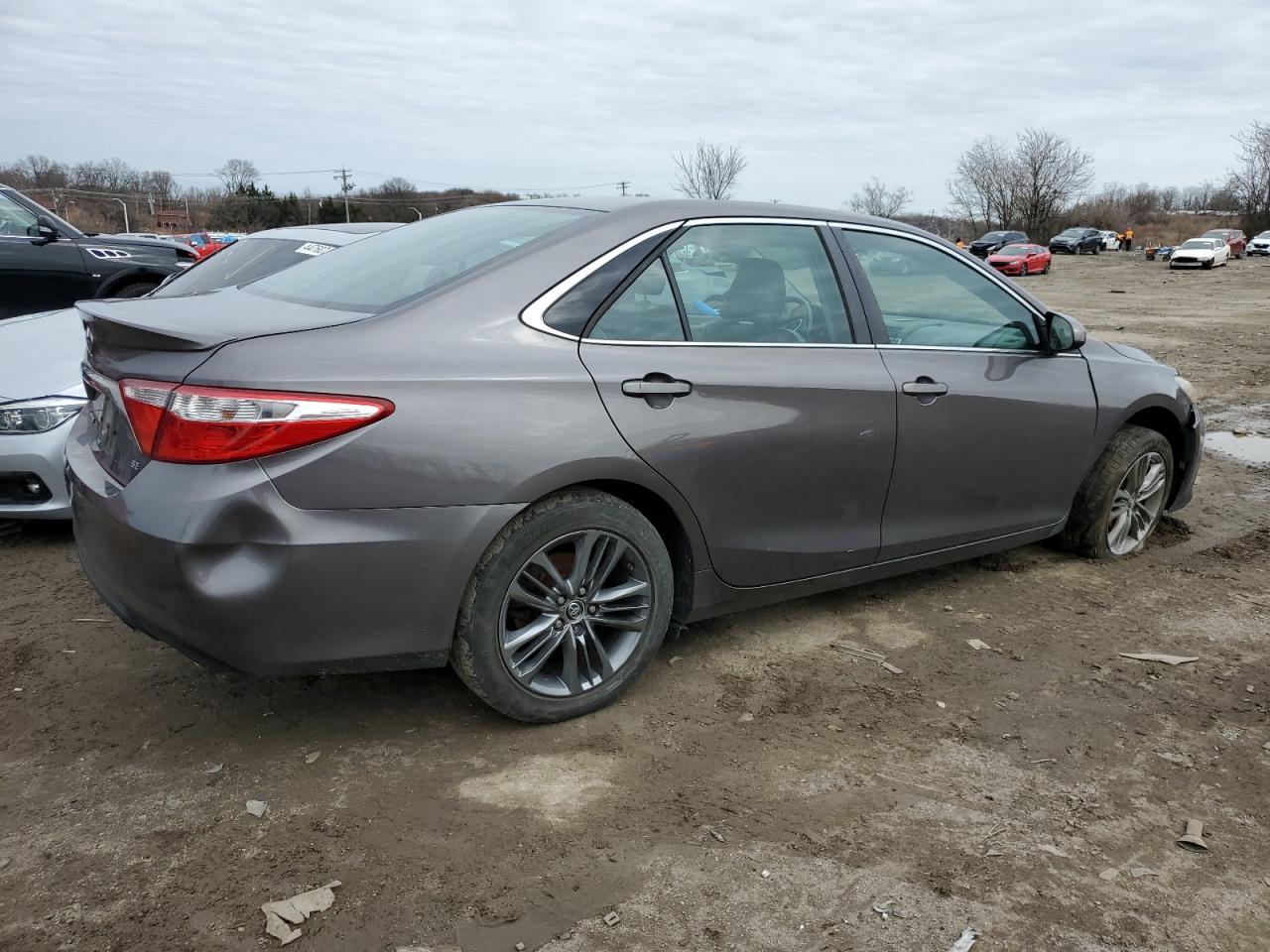 2015 TOYOTA CAMRY LE - Фото 3