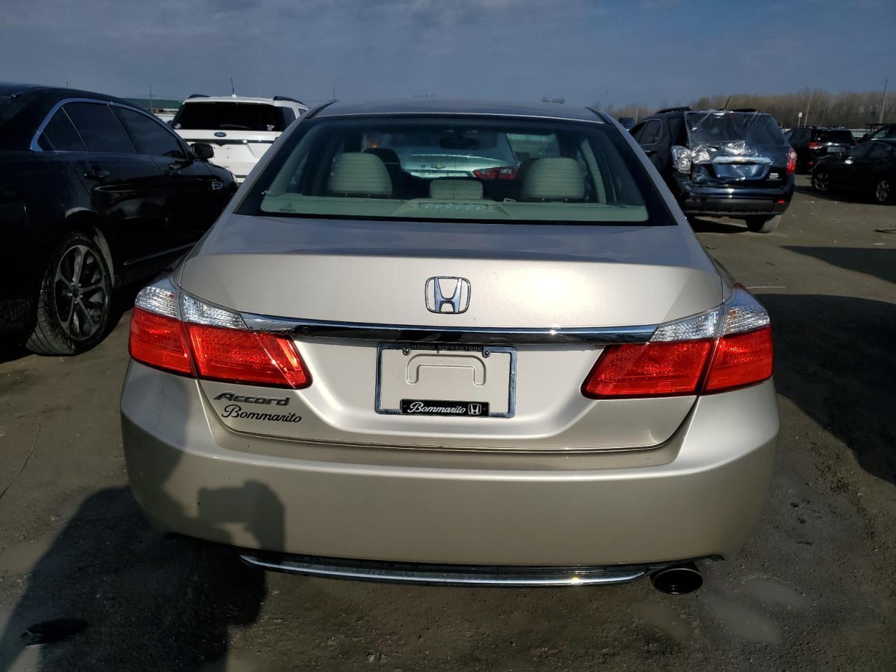 2014 HONDA ACCORD LX - Image 6
