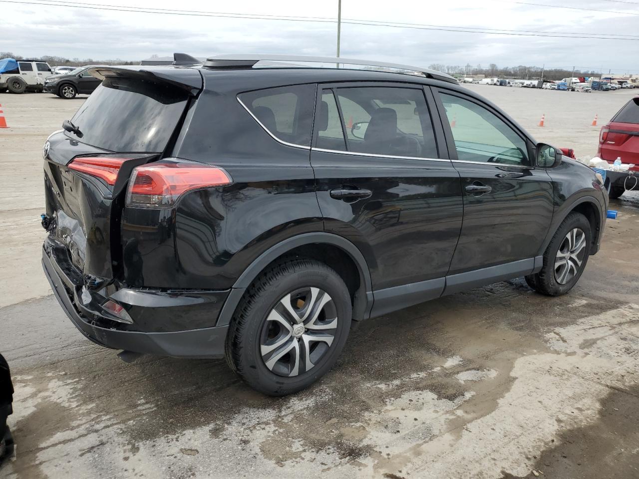2017 TOYOTA RAV4 LE - Фото 3