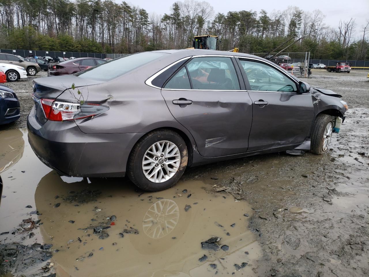 2016 TOYOTA CAMRY LE - Фото 3