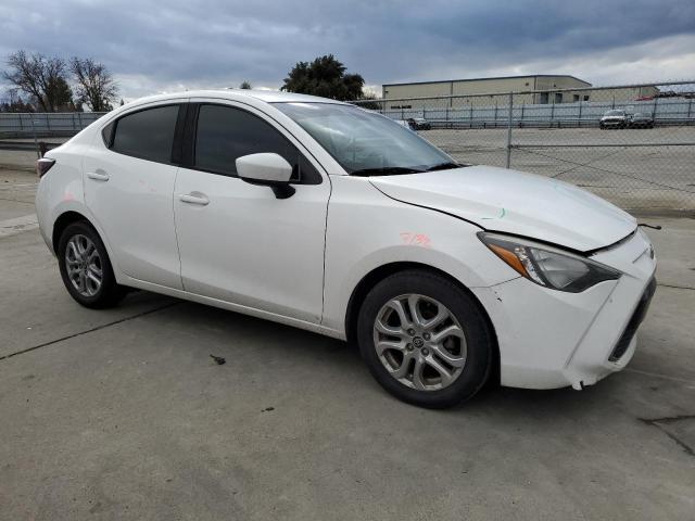 2017 Toyota Yaris Ia - Фото 4
