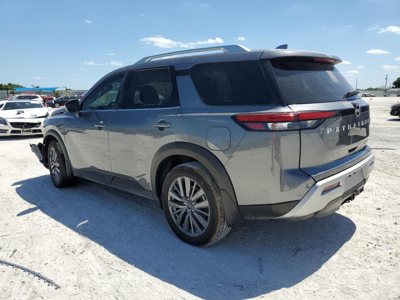 2024 NISSAN PATHFINDER - Image 2