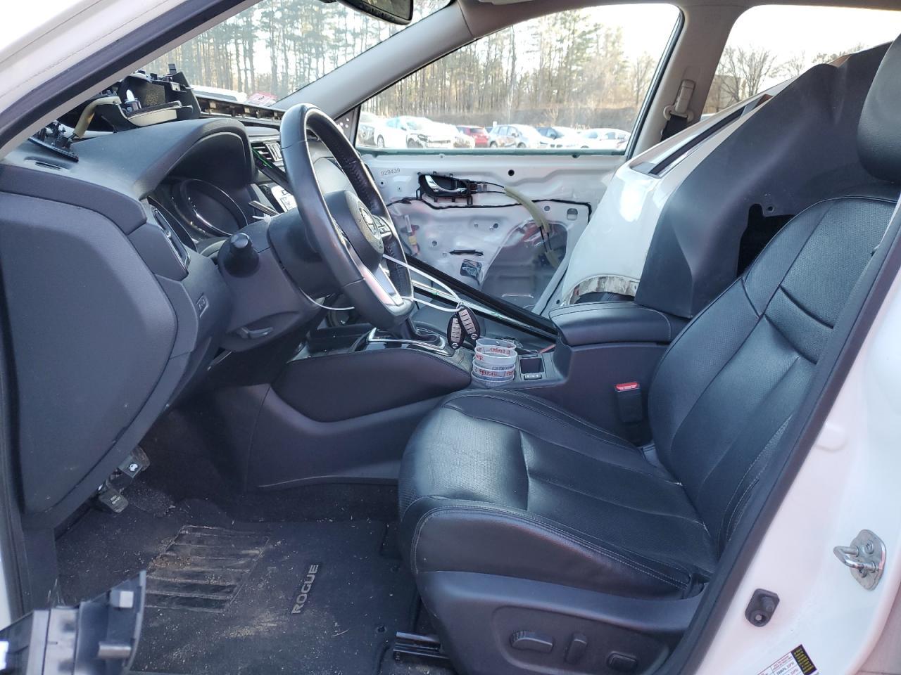 2017 NISSAN ROGUE SV - Image 7
