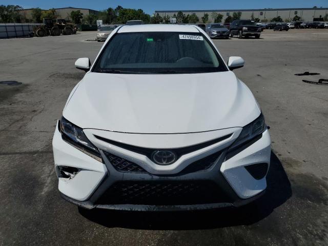 2020 Toyota Camry Se - Фото 5