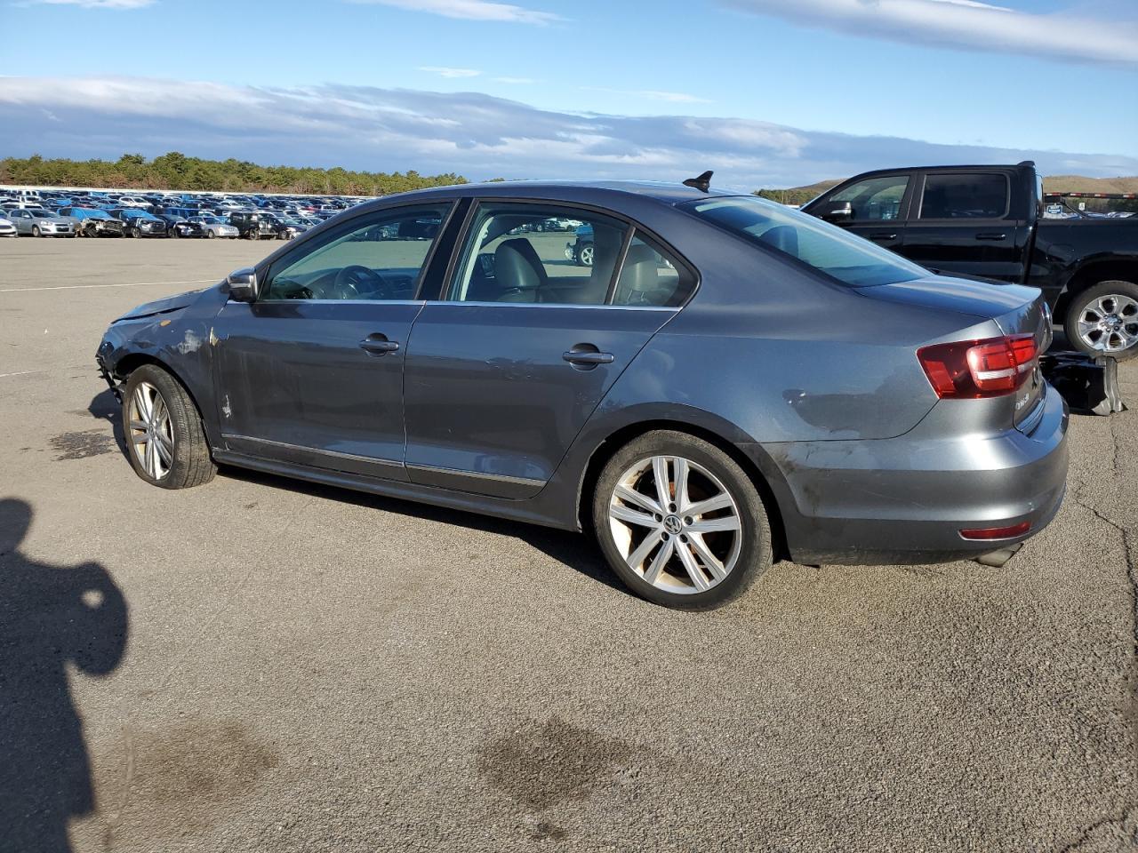 2017 VOLKSWAGEN JETTA SEL - Image 2