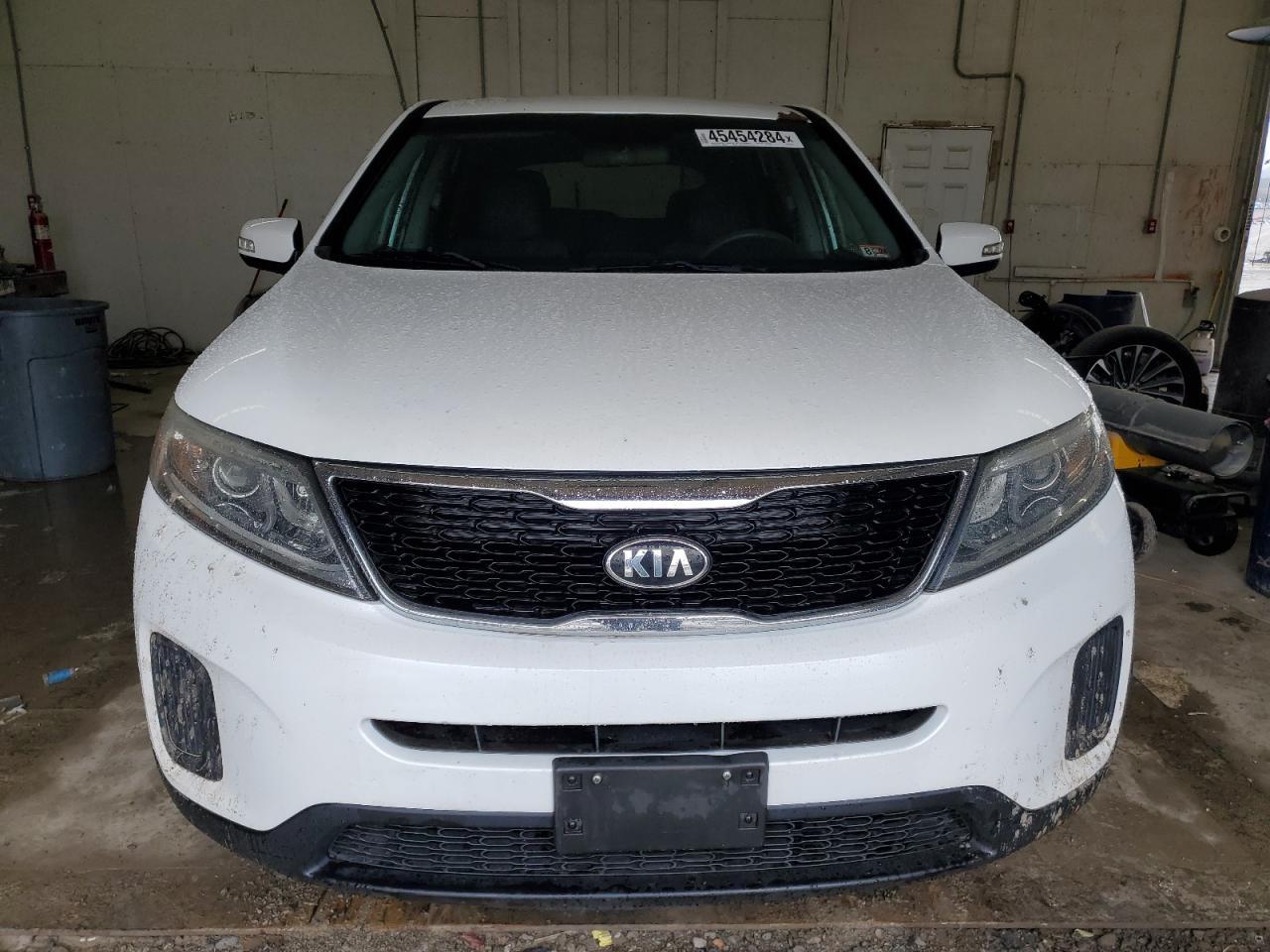 2015 KIA SORENTO LX - Image 5