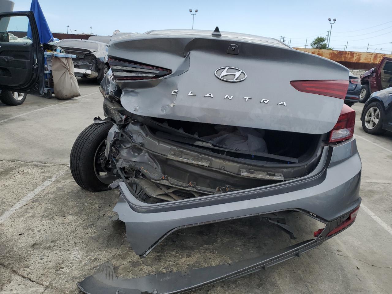 2019 HYUNDAI ELANTRA SE - Фото 6