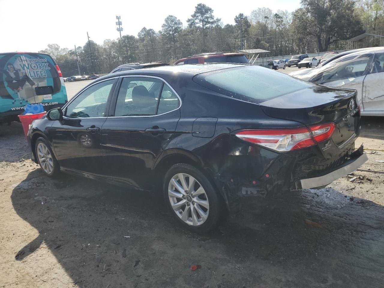 2018 TOYOTA CAMRY L - Фото 2
