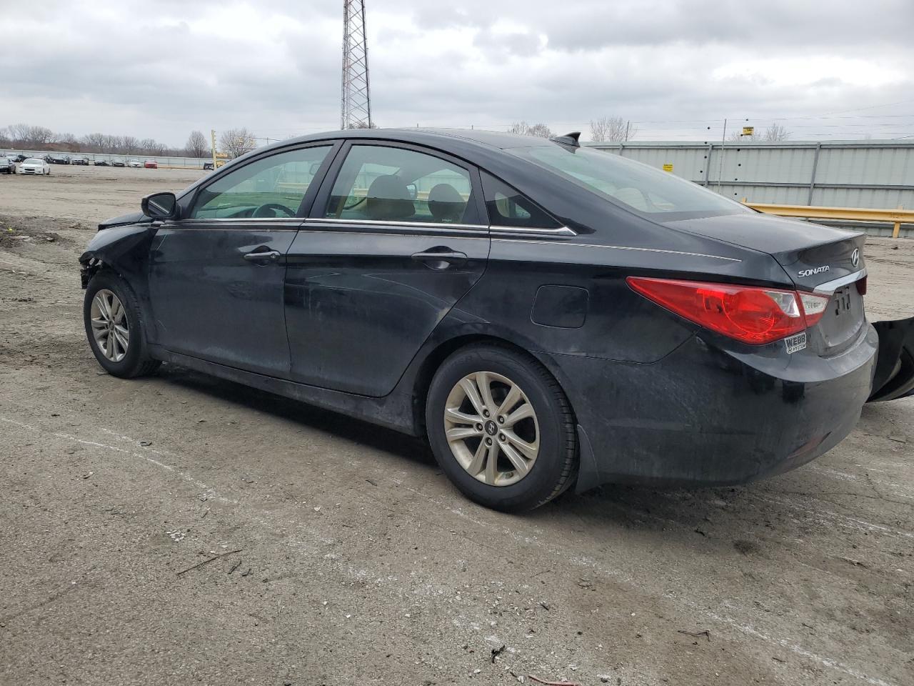 2013 HYUNDAI SONATA GLS - Image 2