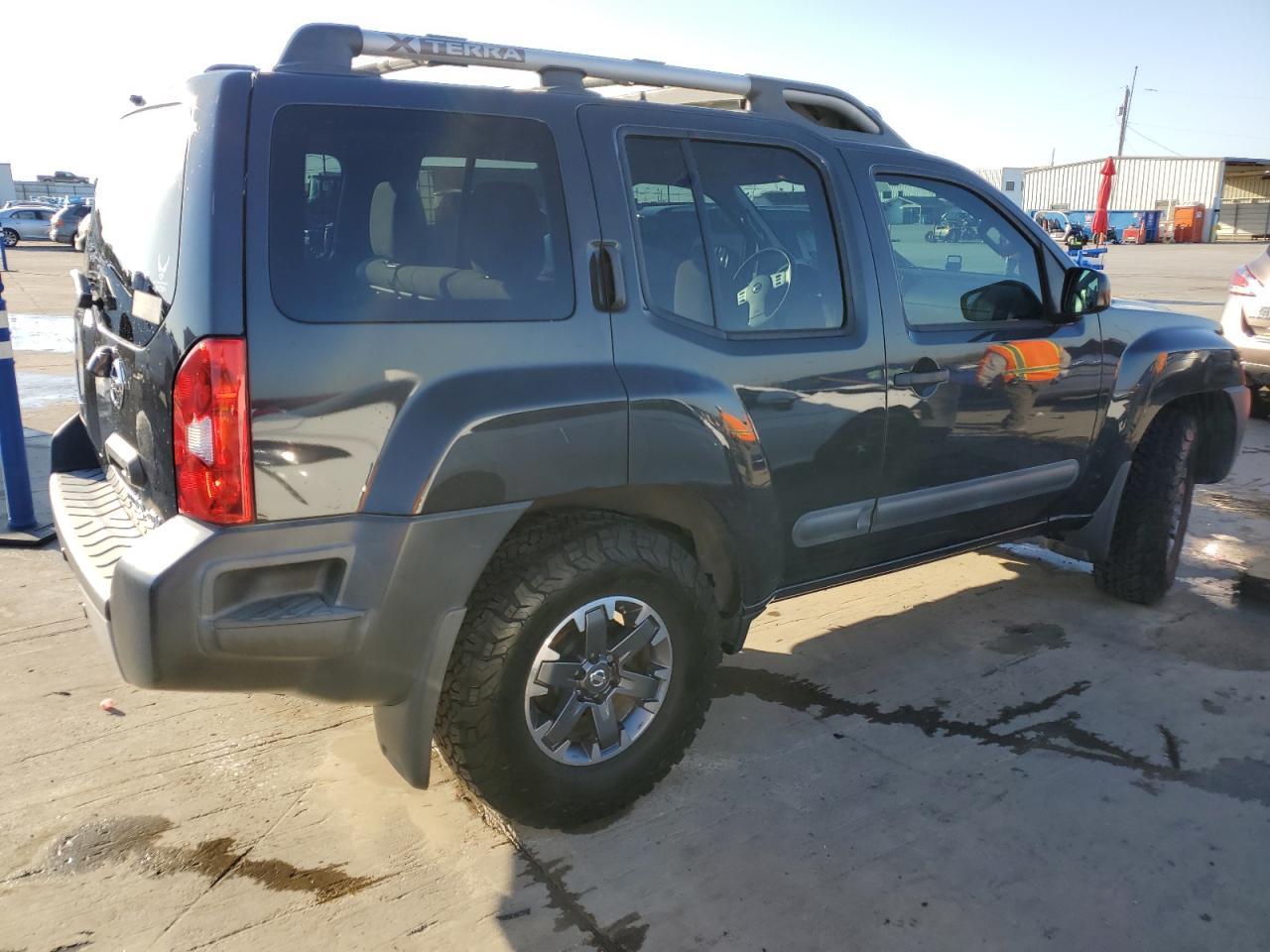 2015 NISSAN XTERRA X - Image 3